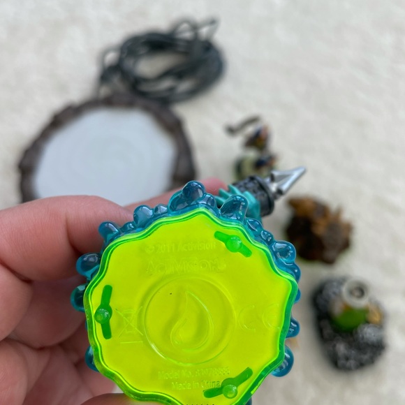 Skylander And Characters Bundle - Picture 12 of 16